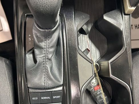 Used 2025 Toyota Camry LE image 29