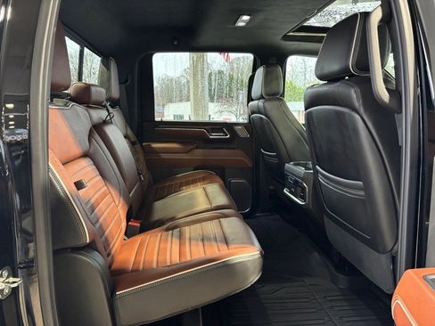 Used 2024 GMC Sierra 3500 Denali Ultimate image 13