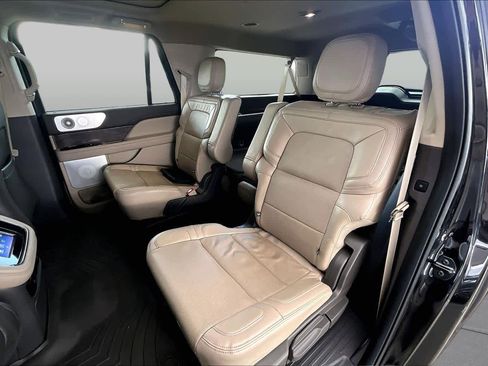 Used 2022 Lincoln Navigator L Reserve RWD image 20