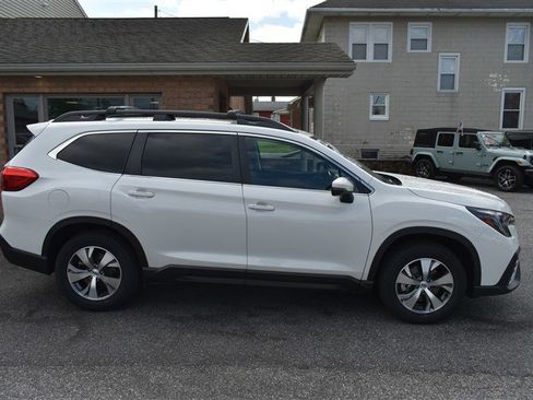 Used 2023 Subaru Ascent Premium w/ Convenience Package AWD/4WD image 2