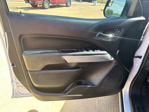 Used 2019 Chevrolet Colorado LT w/ LT Convenience Package image 17