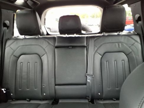 Used 2022 Land Rover Defender 110 SE image 21