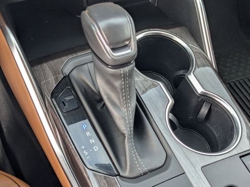 Used 2023 Toyota Highlander Platinum image 24