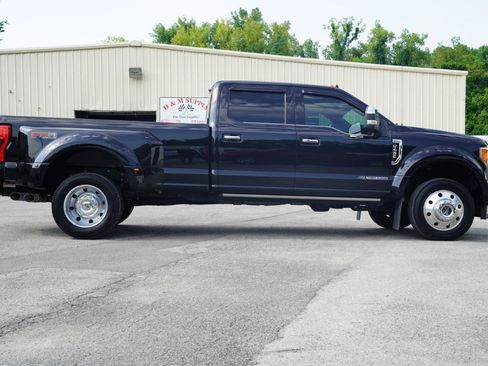 Used 2019 Ford F450 Platinum w/ Platinum Ultimate Package AWD/4WD image 4