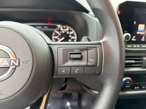 Used 2025 Nissan Pathfinder S image 20