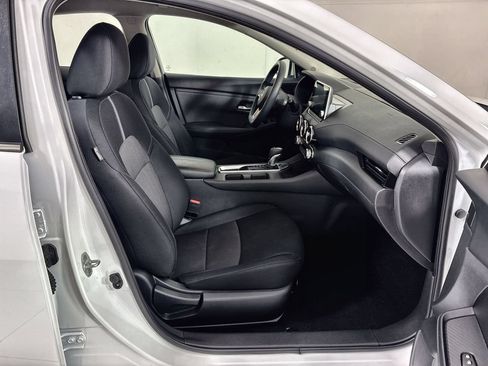 Used 2024 Nissan Sentra SV FWD image 24