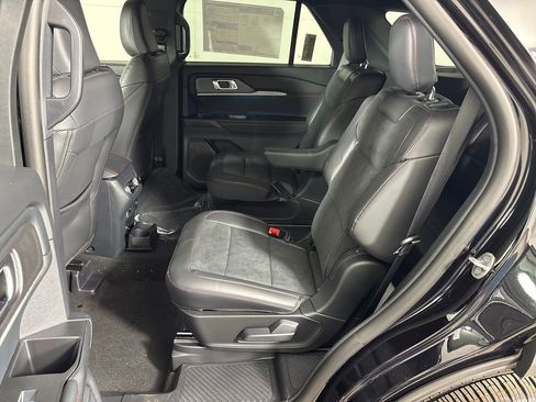 New 2026 Ford Explorer ST RWD image 32