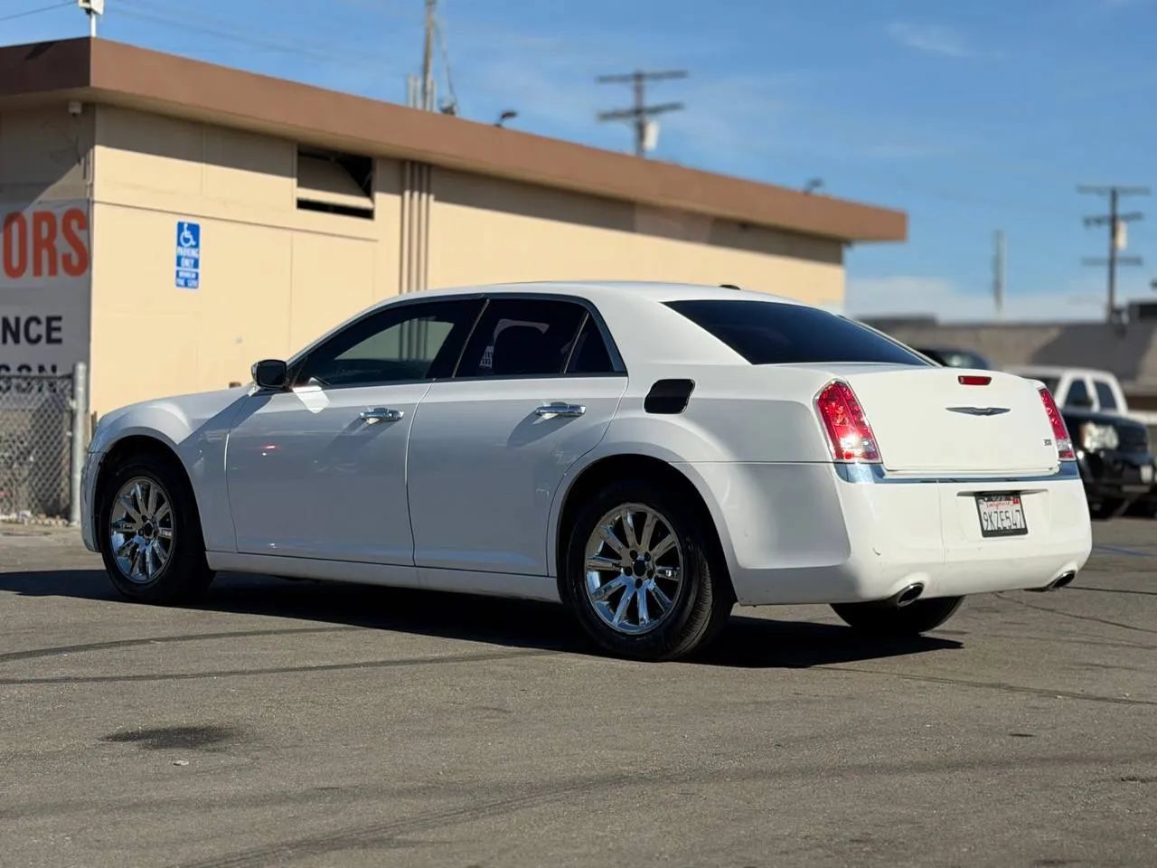 Used 2012 Chrysler 300 Limited RWD image 7