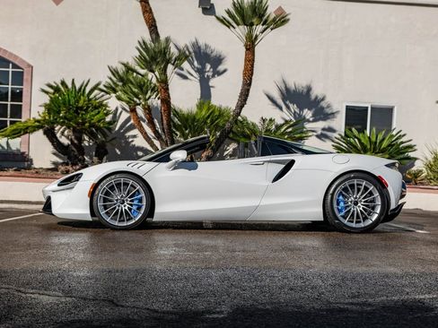 New 2026 McLaren Artura Spider image 3