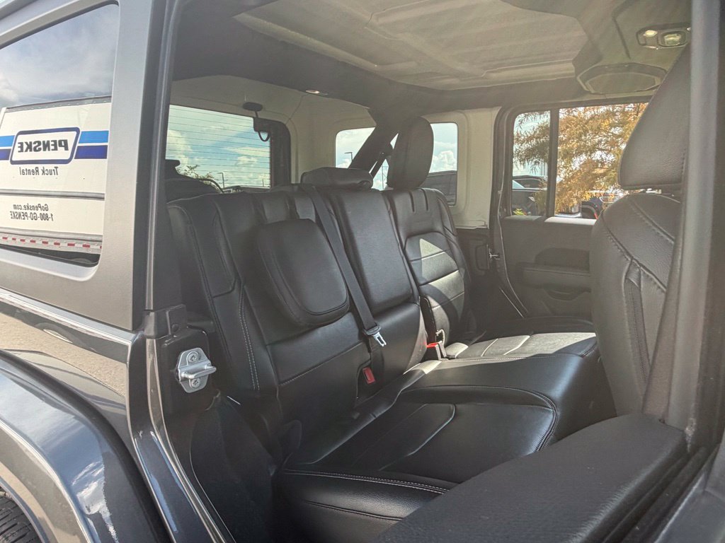 Used 2023 Jeep Wrangler Unlimited Sahara AWD/4WD image 37
