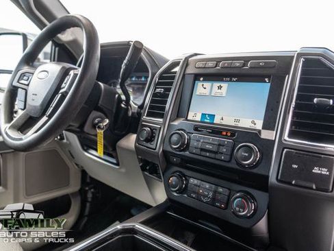 Used 2018 Ford F250 XLT w/ XLT Premium Package AWD/4WD image 27