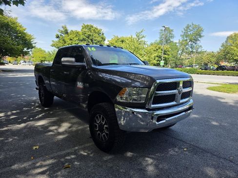 Used 2016 RAM 2500 Tradesman w/ Chrome Appearance Group AWD/4WD image 8