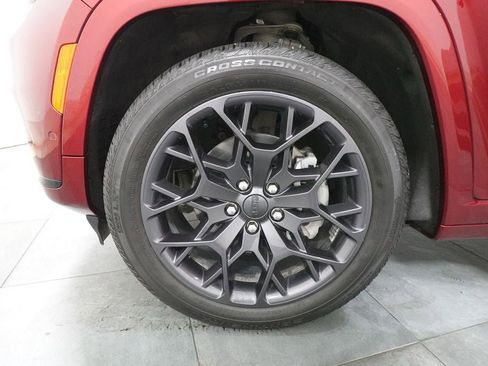 Used 2023 Jeep Grand Cherokee L Summit w/ Advanced Protech Group IV AWD/4WD image 39