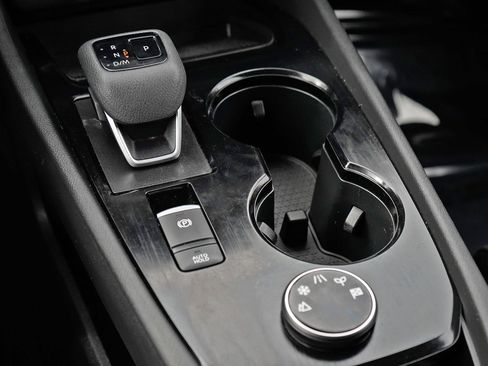 Used 2023 Nissan Rogue SV w/ SV Premium B Package image 15