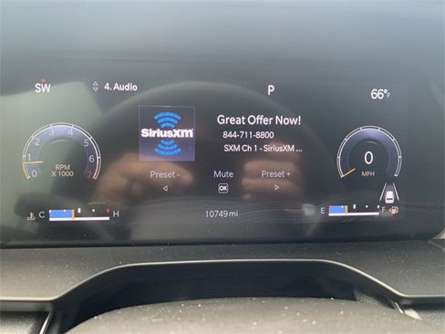 Used 2023 Jeep Grand Cherokee Altitude image 11