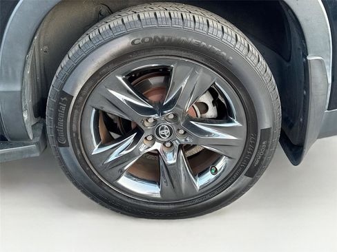 Used 2017 Toyota Highlander Limited Platinum image 31