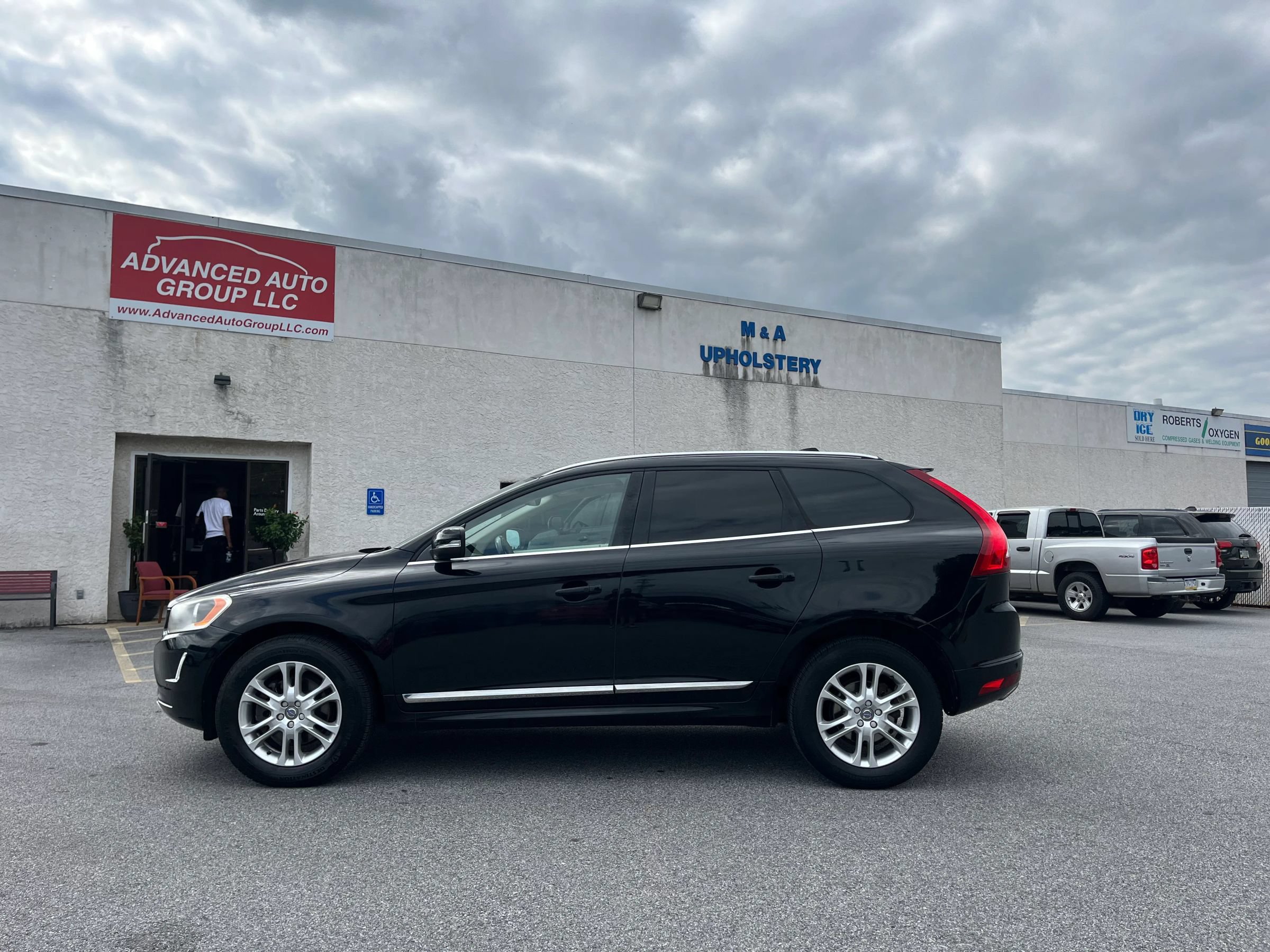 Used 2015 Volvo XC60 T5 AWD/4WD image 32