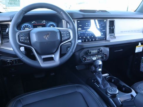 New 2025 Ford Bronco Outer Banks image 2