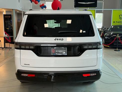 New 2026 Jeep Grand Wagoneer L Limited AWD/4WD image 7