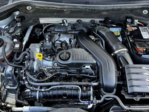 Used 2022 Volkswagen Taos SE image 32