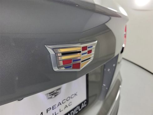 Certified 2025 Cadillac XT4 Premium Luxury image 6