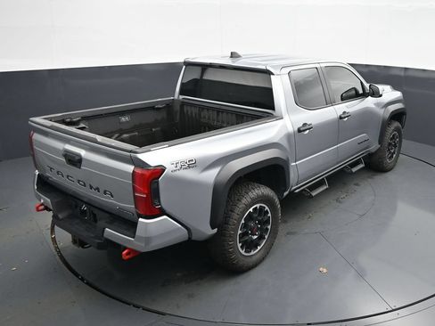 Used 2025 Toyota Tacoma TRD Off-Road AWD/4WD image 22