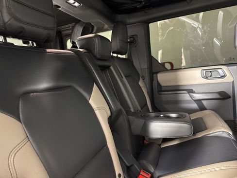 Certified 2024 Ford Bronco Wildtrak image 18