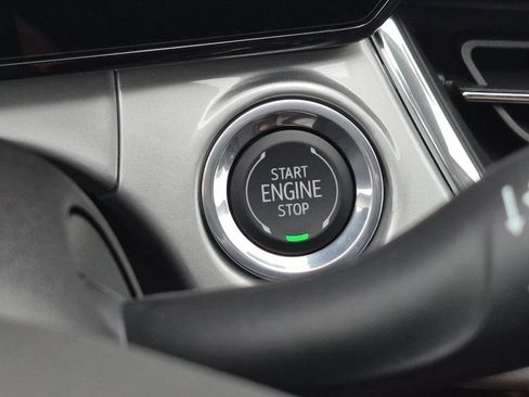 New 2026 Chevrolet Trax LT w/ Sunroof Package FWD image 18