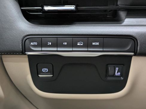 Used 2021 Cadillac Escalade Premium Luxury image 33