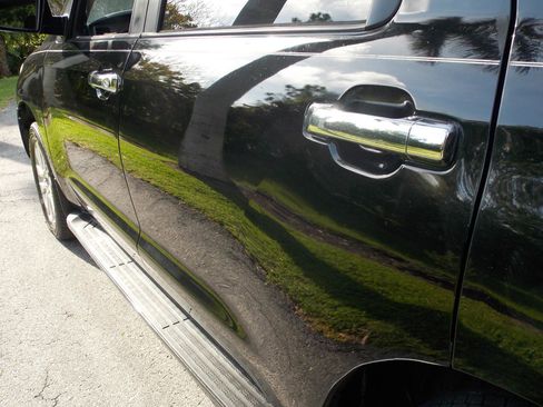 Used 2011 Toyota Sequoia Platinum AWD/4WD image 39