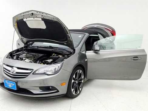 Used 2019 Buick Cascada Premium image 10