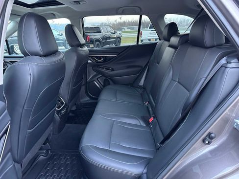Used 2022 Subaru Outback Limited image 17
