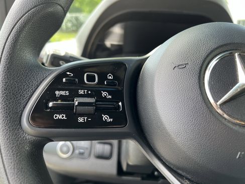 Used 2022 Mercedes-Benz Sprinter 2500 image 19