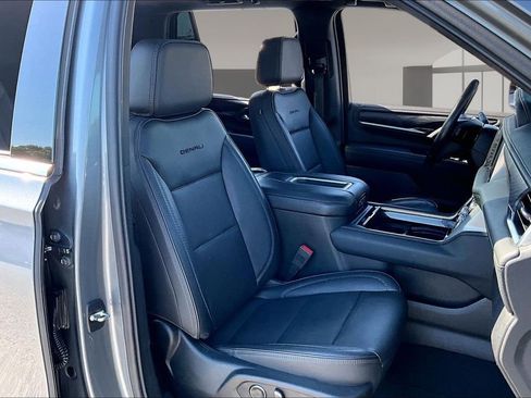 Used 2021 GMC Yukon Denali w/ Denali Premium Package RWD image 7