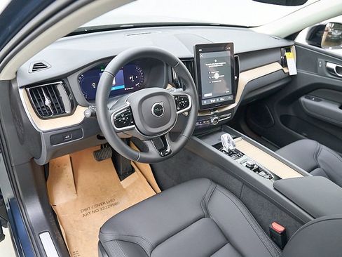New 2026 Volvo XC60 B5 Plus w/ Climate Package AWD/4WD image 12