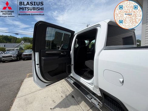 Used 2024 Chevrolet Silverado 2500 LT AWD/4WD image 40
