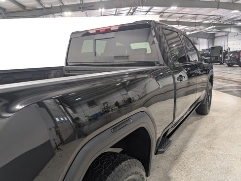 Used 2025 GMC Sierra 2500 AT4 w/ AT4 Premium Plus Package AWD/4WD image 3