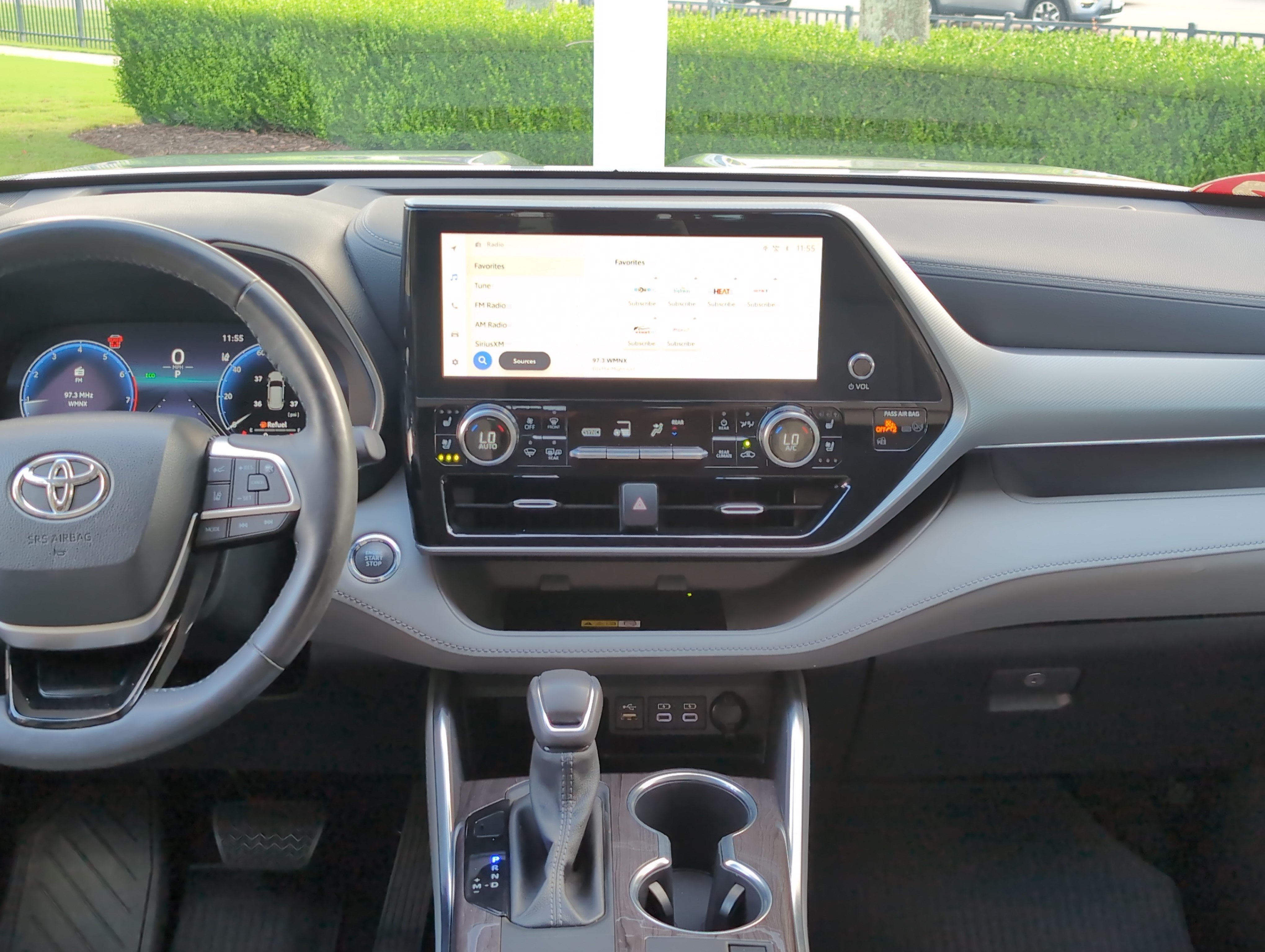 Used 2023 Toyota Highlander Platinum FWD image 30
