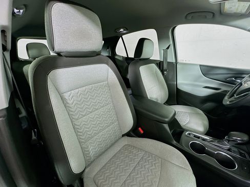 Used 2022 Chevrolet Equinox LT w/ Driver Convenience Package image 25