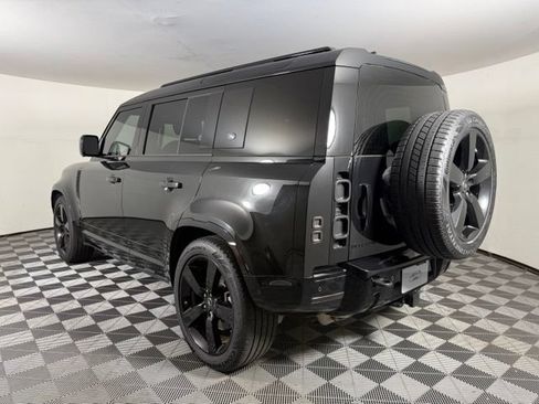 Used 2024 Land Rover Defender 110 X-Dynamic SE AWD/4WD image 4