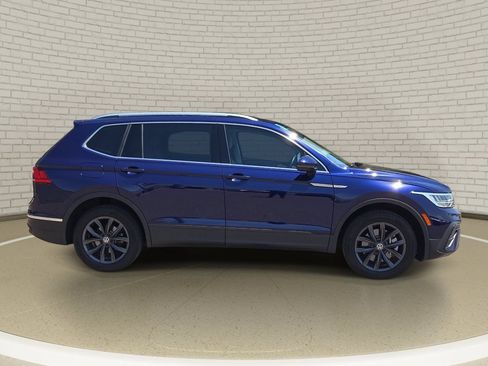 Used 2022 Volkswagen Tiguan SE FWD image 4