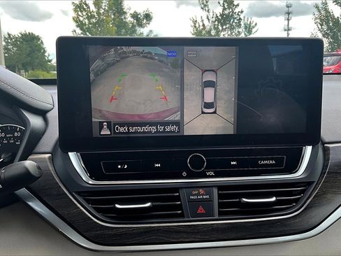 Used 2024 Nissan Altima 2.5 SL image 11