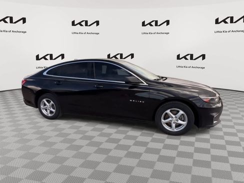 Used 2017 Chevrolet Malibu LS FWD image 2