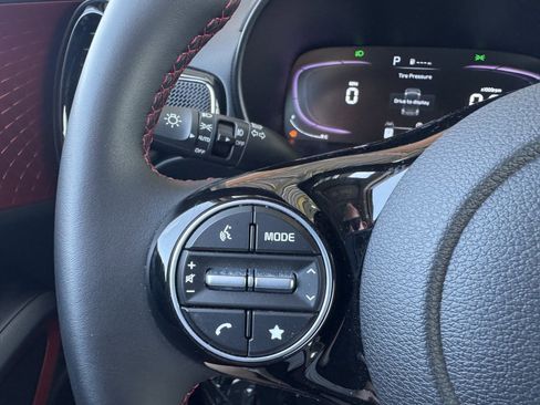 Used 2023 Kia Soul GT-Line w/ GT-Line Technology Package image 32