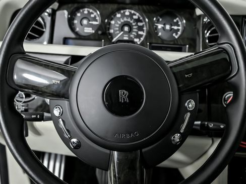 Used 2013 Rolls-Royce Phantom Sedan image 31
