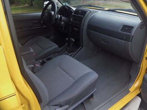 Used 2004 Nissan Xterra XE image 13