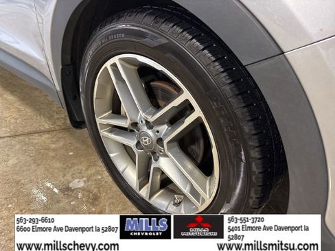 Used 2017 Hyundai Santa Fe SE image 21