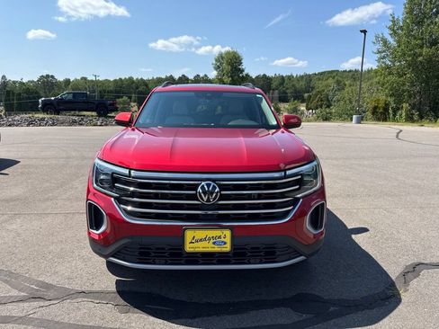 Used 2024 Volkswagen Atlas SE w/ Panoramic Sunroof Package AWD/4WD image 8