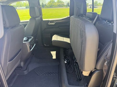 Used 2024 Chevrolet Silverado 1500 LTZ AWD/4WD image 17