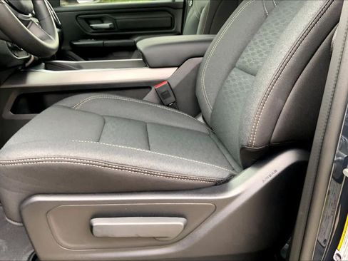 New 2026 RAM 1500 Express AWD/4WD image 18
